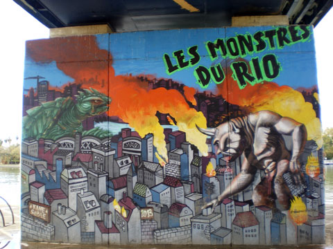 Street art à Séville - les monstres de Rio